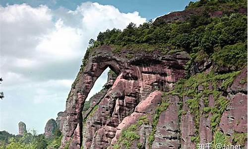 龙虎山旅游景点门票价格_龙虎山旅游攻略景